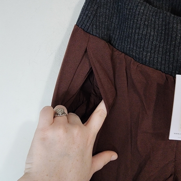 NEW WeWoreWhat Suiting Twill Low Rise Pull On Women XS Wide Leg V Waist Pants - Picture 11 of 12